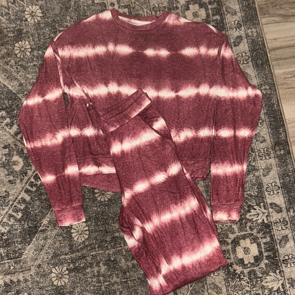 Fornia Tie-Dye Lounge Set - Picture 2 of 3